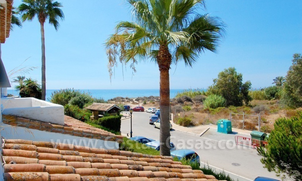 Frontline beach townhouses for sale in Marbella east 0