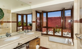 Luxury beachfront penthouse apartment for sale on the New Golden Mile between Marbella and Estepona 32