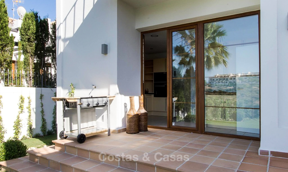 Ready to move in new villa for sale, first line golf in a gated golf resort, New Golden Mile, Marbella - Estepona 3534