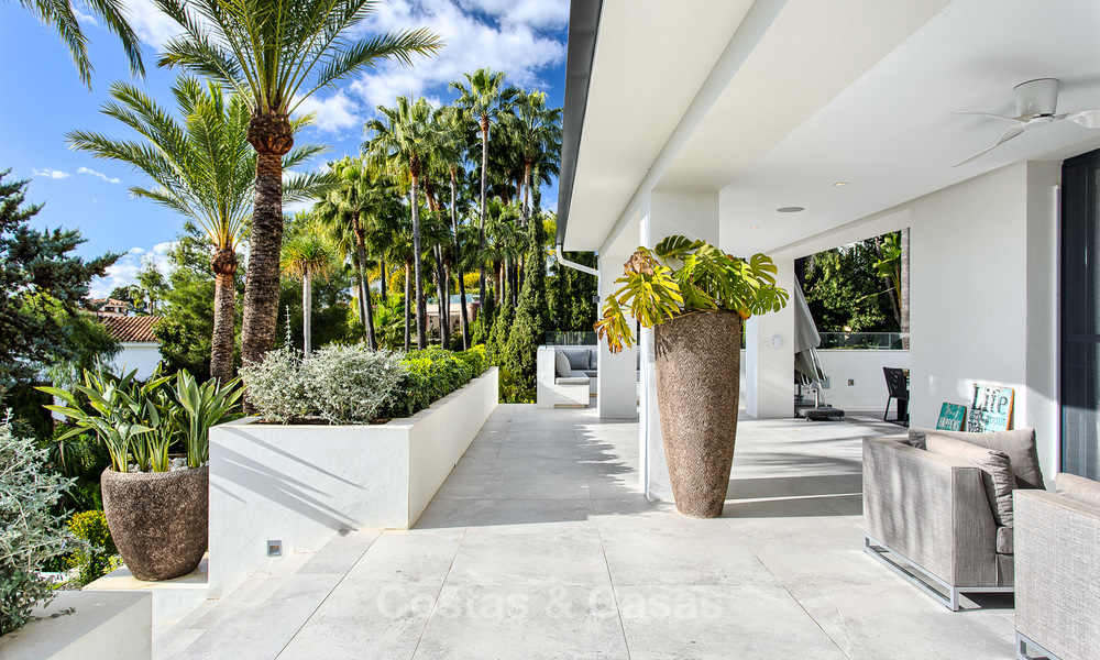 Attractive and spacious renovated luxury villa with majestic sea views for sale, Marbella East 3590