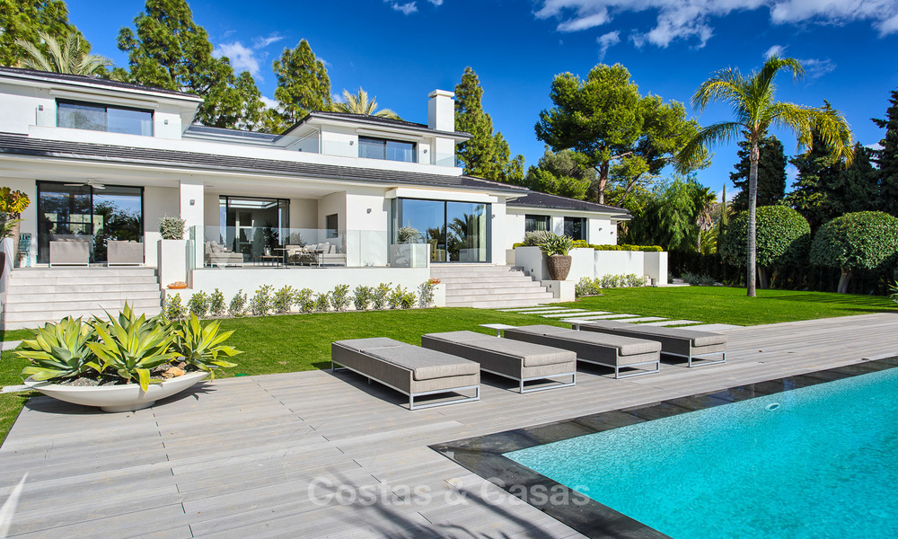 Attractive and spacious renovated luxury villa with majestic sea views for sale, Marbella East 3604