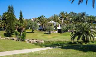 Modern, light and comfortable luxury villas for sale at a prime golf resort, New Golden Mile, Marbella - Estepona 6656 