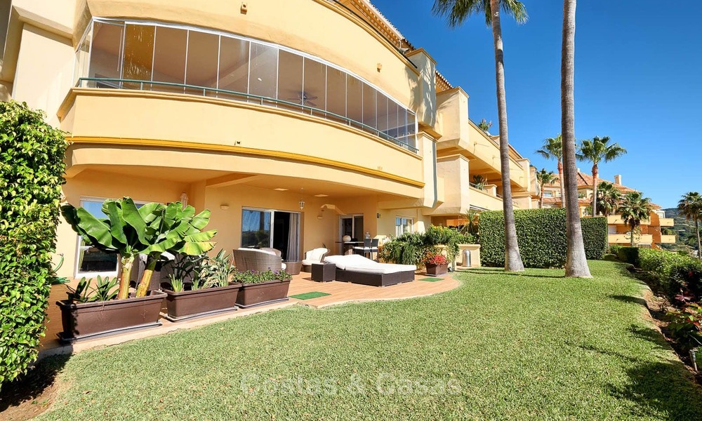 Spacious ground floor luxury apartment with sea views for sale in Elviria, Marbella East 7550