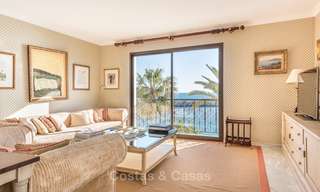 Opportunity to acquire a spacious sea front luxury apartment in the marina of Puerto Banus - Marbella 8489 