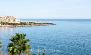 Exclusive beachfront penthouse apartment for sale in Estepona, Costa del Sol. Reduced in price. 9364 