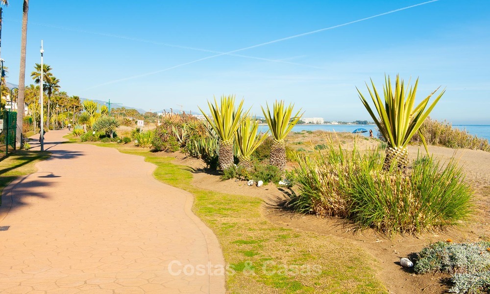 Completely renovated 3 bedroom penthouse apartment for sale in a beachside complex, between Marbella and Estepona 12522