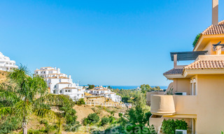 Beautiful apartment with large terrace and nice sea views for sale in a luxury complex with lots of facilities in Nueva Andalucia, Marbella 20135 