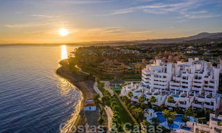 Modern apartment for sale in a first line beach complex with sea view, between Marbella and Estepona 25747 