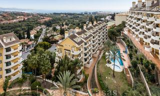 Renovated penthouse apartment for sale with sea views and within walking distance to all amenities and Puerto Banus in Nueva Andalucia, Marbella 31201 