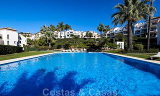 Well maintained, 3 bedroom apartment with golf views for sale in a sought-after golf complex in Benahavis - Marbella 32294 