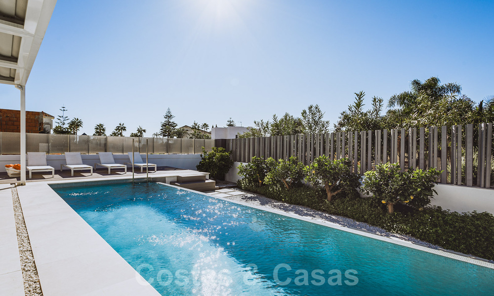 Ready to move in, modern luxury villa for sale, near the beach and Puerto Banus, on the Golden Mile in Marbella 39369