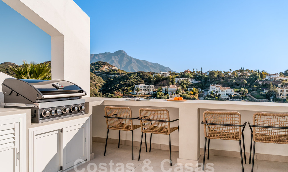 Luxuriously renovated penthouse for sale with spacious terrace in La Quinta golf resort, Benahavis - Marbella 53807