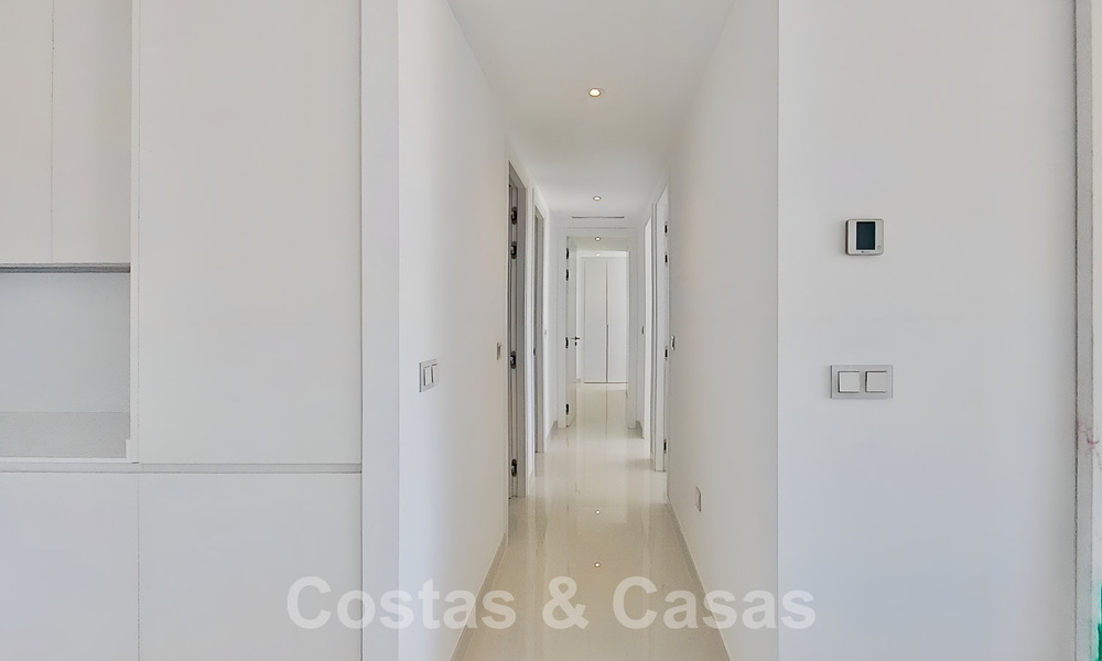 Modern garden apartment for sale with 3 bedrooms in golf resort on the New Golden Mile between Marbella and Estepona 53236
