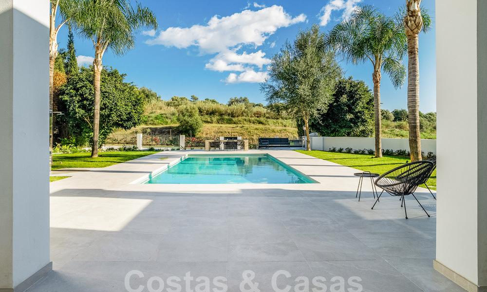 Mediterranean luxury villa for sale with a modernist feel in Benahavis - Marbella 53108