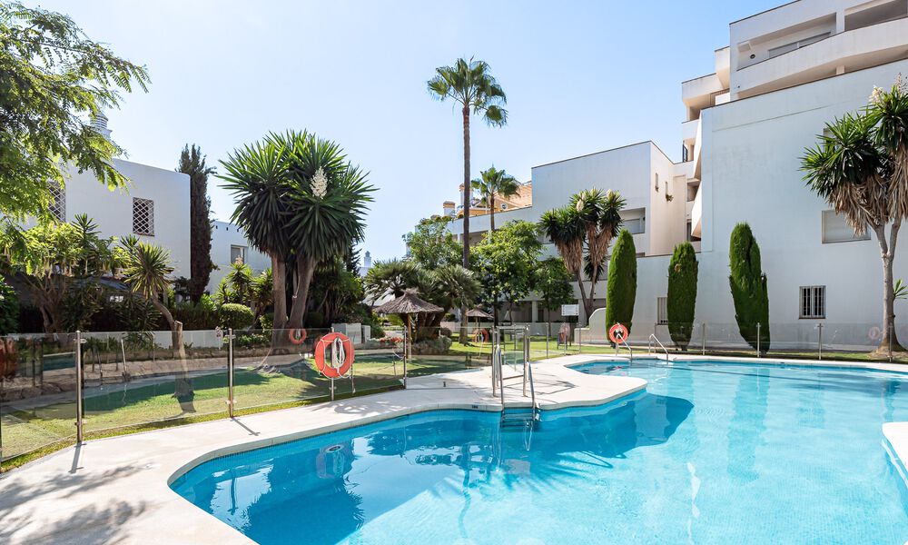 Luxurious renovated apartment with 4 bedrooms for sale in prestigious Nueva Andalucia, Marbella 54686