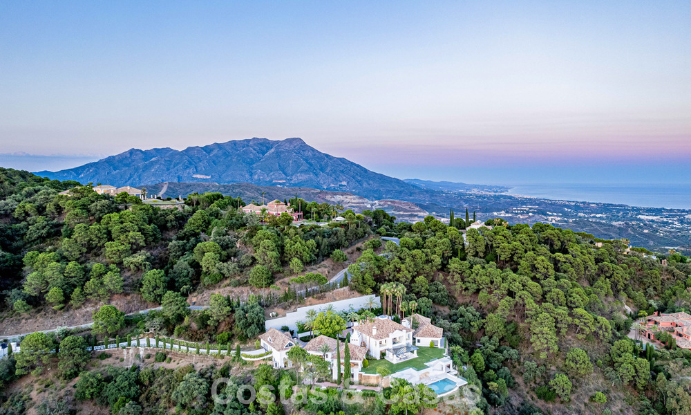 Boutique resort-style villa for sale with open sea views, nestled in the lush greenery of the exclusive La Zagaleta golf resort, Marbella - Benahavis 54100