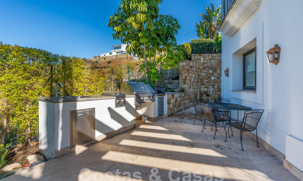 Stately Mediterranean-style luxury villa for sale with stunning panoramic sea views in Marbella - Benahavis 59880