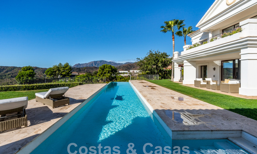 Stately Mediterranean-style luxury villa for sale with stunning panoramic sea views in Marbella - Benahavis 59884
