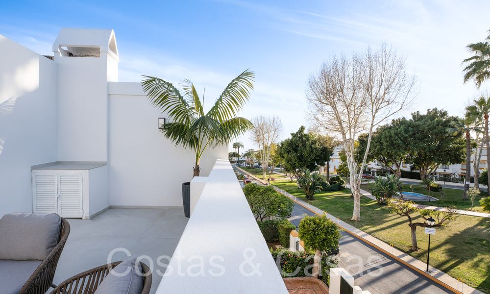 Beautifully renovated townhouse for sale on Marbella's Golden Mile 65778
