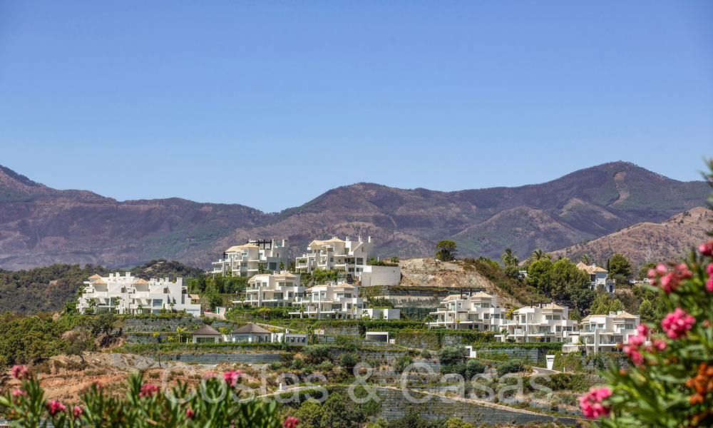 Ready to move in, brand new 3 bedroom penthouse for sale with sea views in a gated resort in Benahavis - Marbella 66207