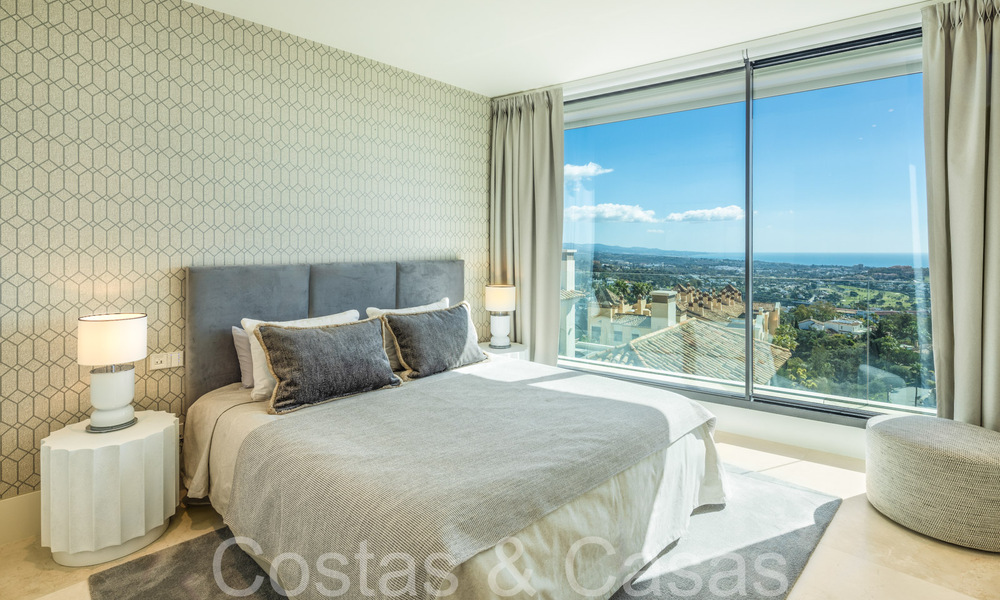 Luxurious duplex apartment with panoramic sea views for sale in Benahavis - Marbella 67366