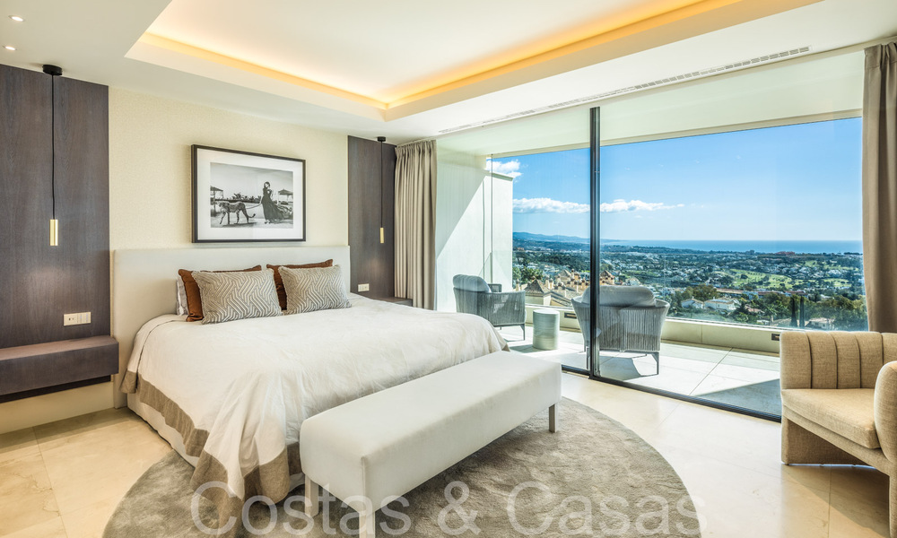 Luxurious duplex apartment with panoramic sea views for sale in Benahavis - Marbella 67369