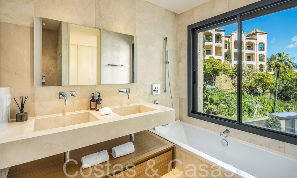 Luxurious duplex apartment with panoramic sea views for sale in Benahavis - Marbella 67371