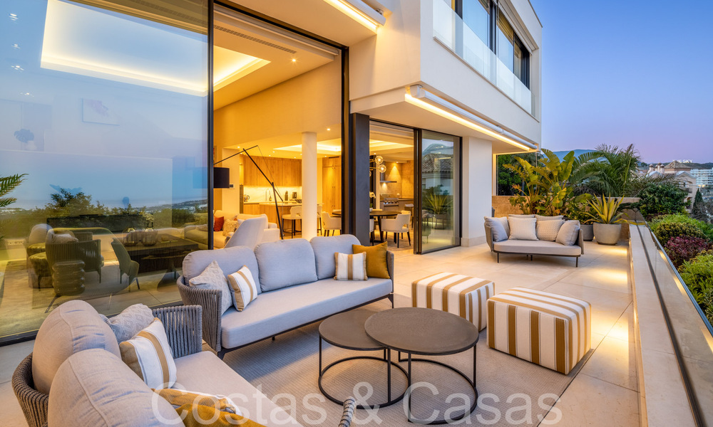 Luxurious duplex apartment with panoramic sea views for sale in Benahavis - Marbella 67375